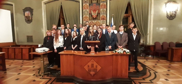 Sukces naszej uczennicy! Kasia Chajduga Przewodniczącą Młodzieżowej Rady Krakowa!